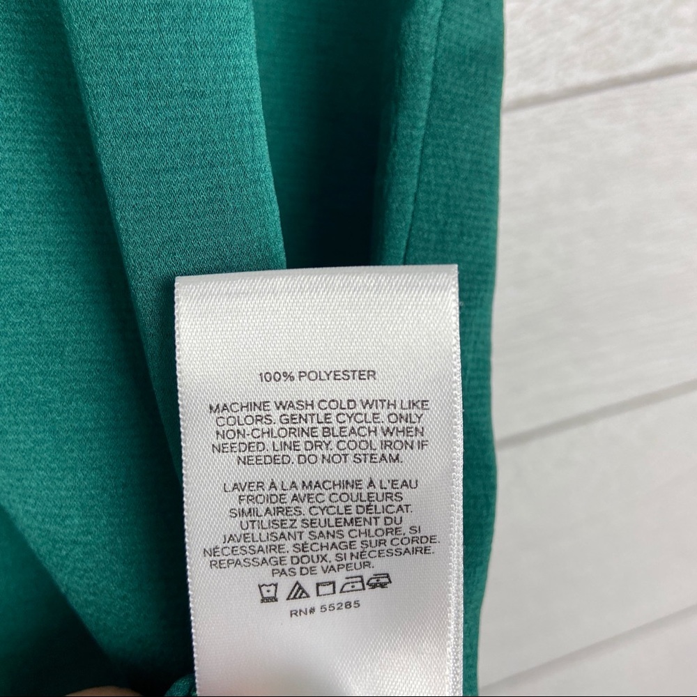 NWT Express Criss Cross Keyhole Short Sleeve Top - Picture 3 of 4